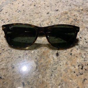 Ray Ban Wayfarer (with case)
